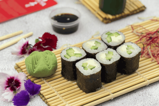 Cucumber & Cream Cheese Maki (6 pcs)