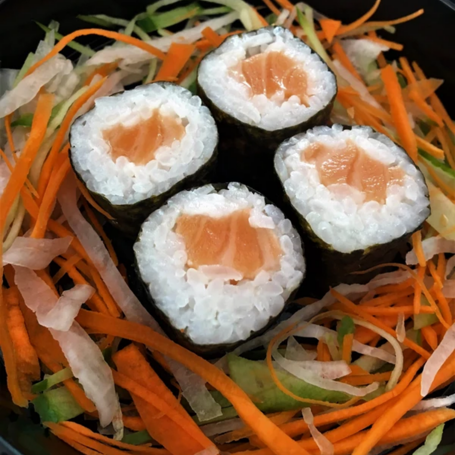 Smoked Salmon Maki (4pcs)