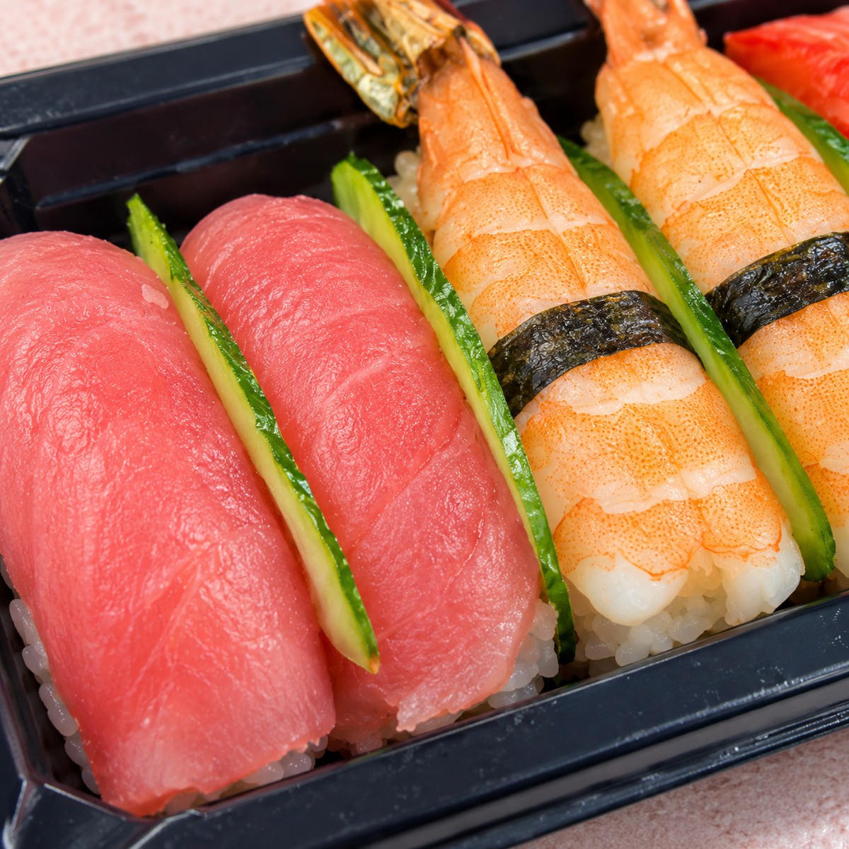 Rainbow Nigiri Box (8pcs)